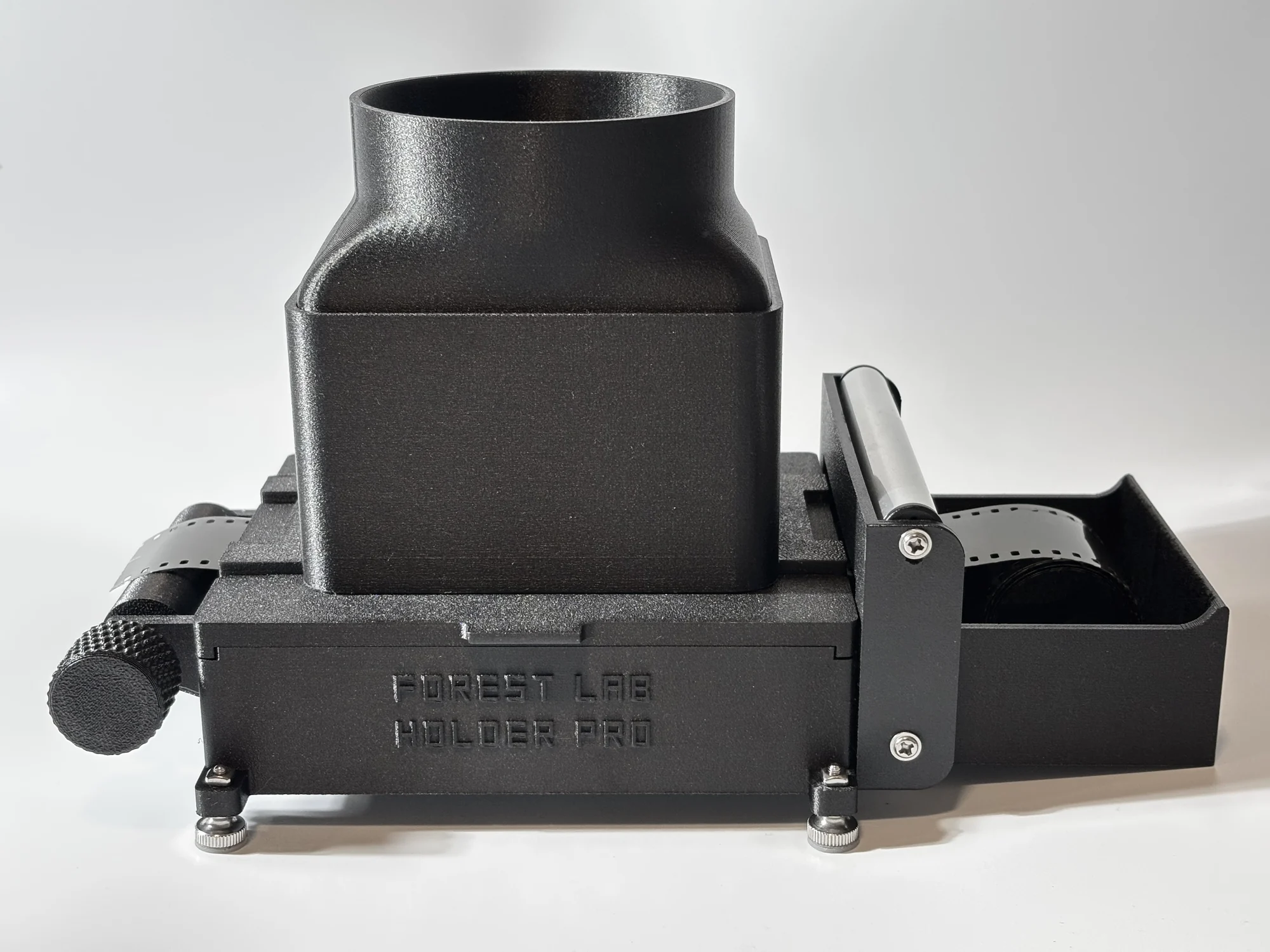 F-Holder Pro với hood kéo dài được nâng lên