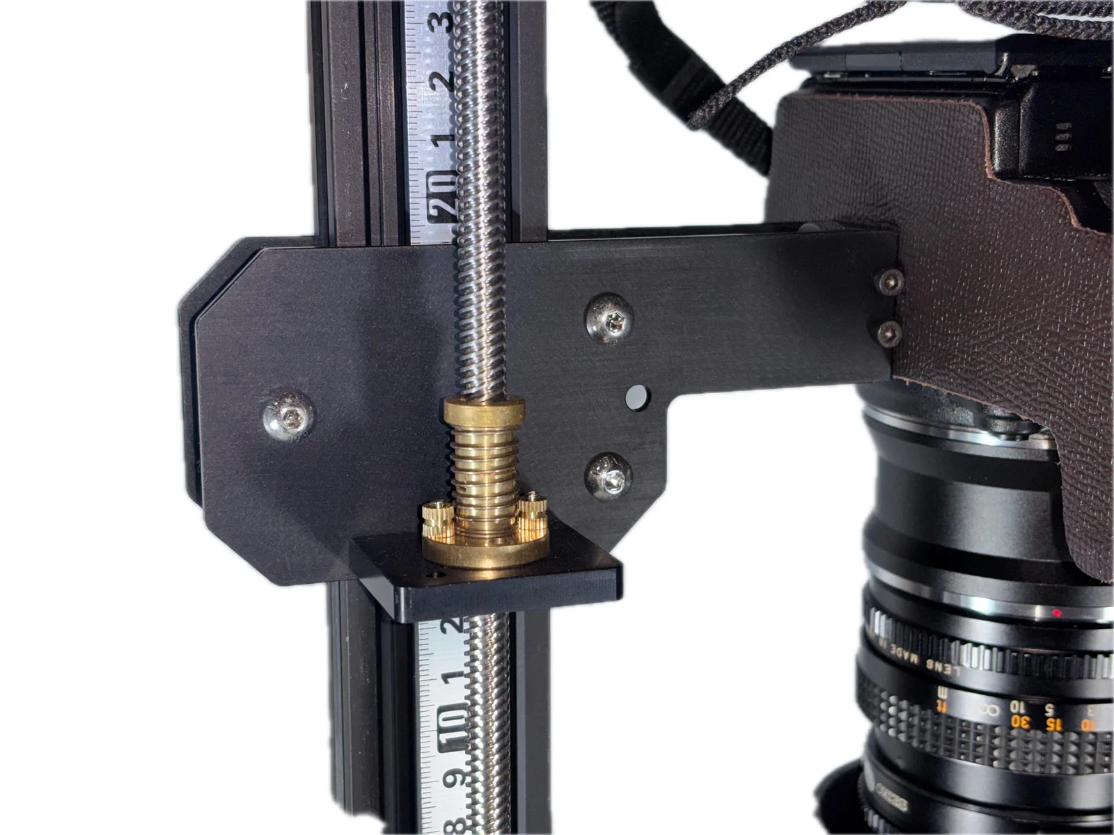 Cận cảnh ngàm gắn camera và cơ cấu chỉnh độ cao của F-Stand